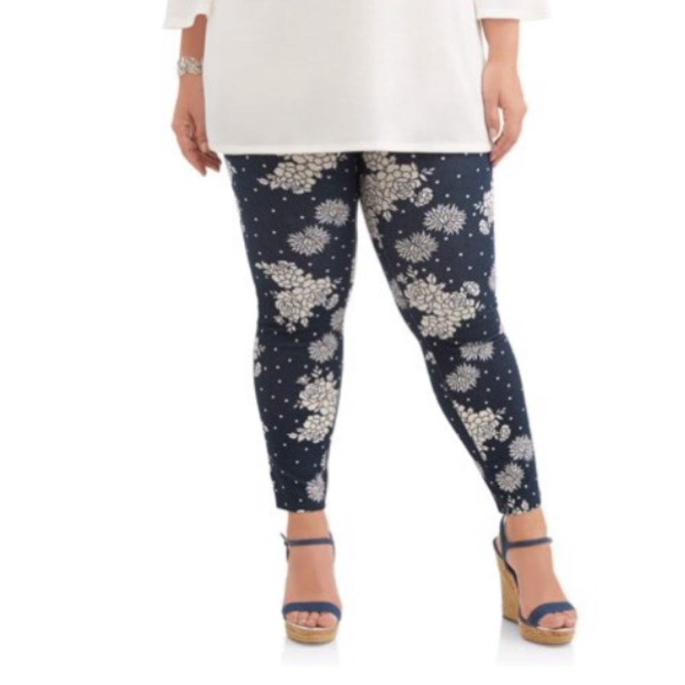 Size 14W and Size 1X Women’s Jeggings